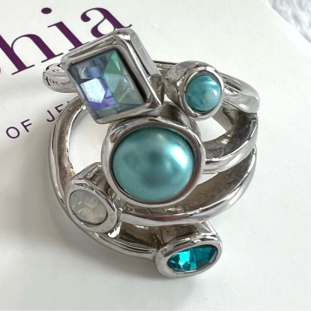 Lia sophia Sz 7 “Comet” ring, cut crystals and glass pearls, silver tone. EUC